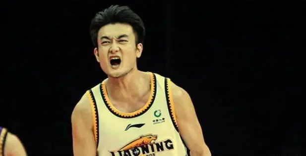 辽宁男篮功勋球员丛明晨宣布退役 结束与球队四年冠军征程