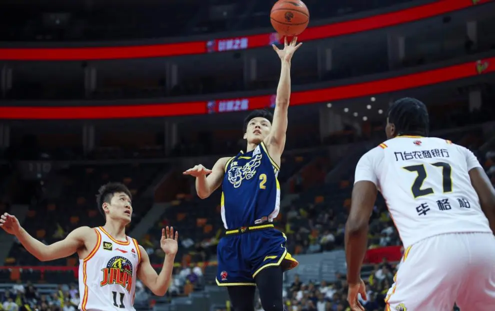 伯克加盟独行侠后首次爆发 砍下赛季最高分助球队获胜