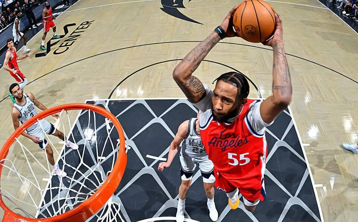 小德里克琼斯替补出场贡献高效表现 独行侠锋线再添关键战力