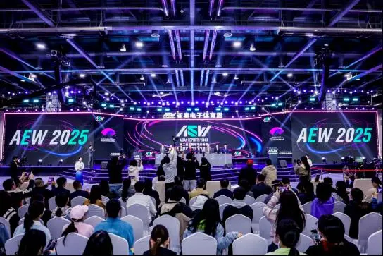 详细阅读:杭州亚运会电竞项目Aew总决赛落幕 吸引2万观众现场观赛 杭州亚运会电竞项目Aew总决赛落幕 吸引2万观众现场观赛